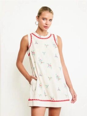Raisonnel floral embroidered flair shift dress Size Small